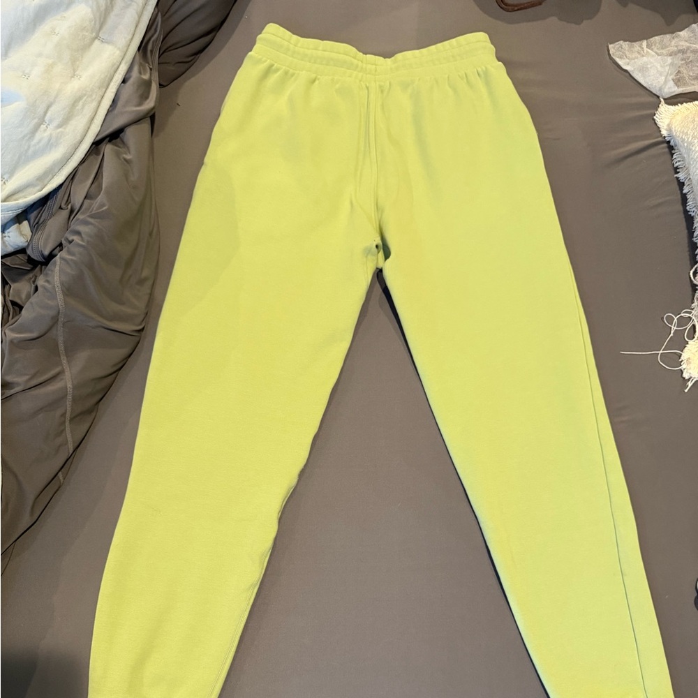 Men’s Fabletics Lime Green Jogger Pants size medium